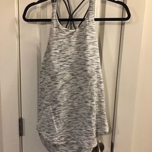 Strappy Lululemon tank tank with built in bra - Size 6